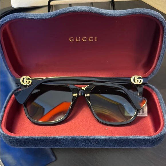 Gucci Accessories - Gucci Black Luxury Sunglasses with Case, Pouch, Cloth and Pamphlets. Auth
